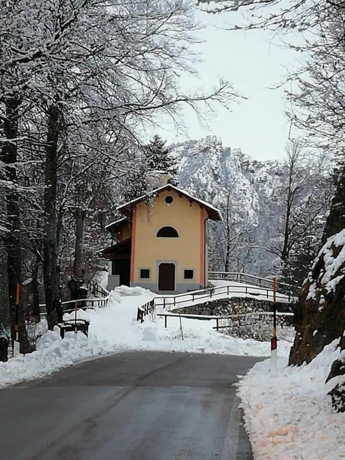 B&B Ai Pini Tiarno di Sopra ภายนอก รูปภาพ