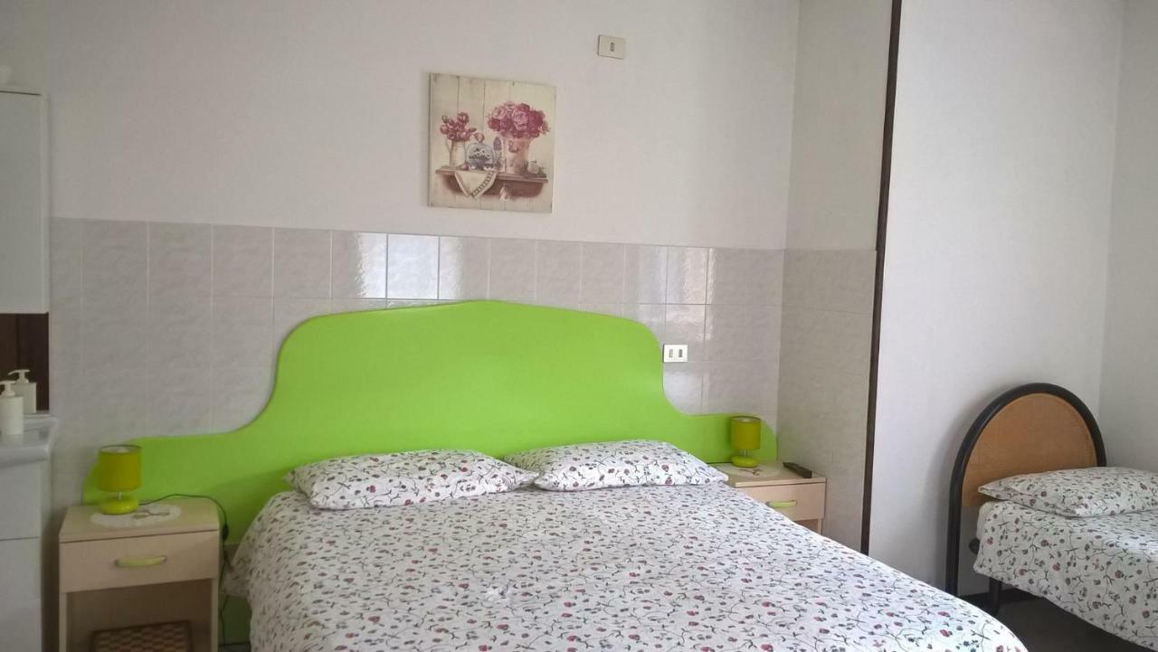 B&B Ai Pini Tiarno di Sopra ภายนอก รูปภาพ